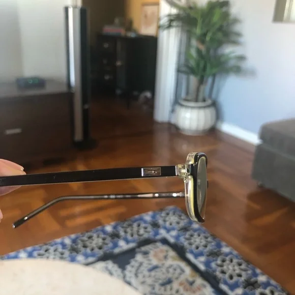 Gucci Eyeglasses - Picture 6 of 9